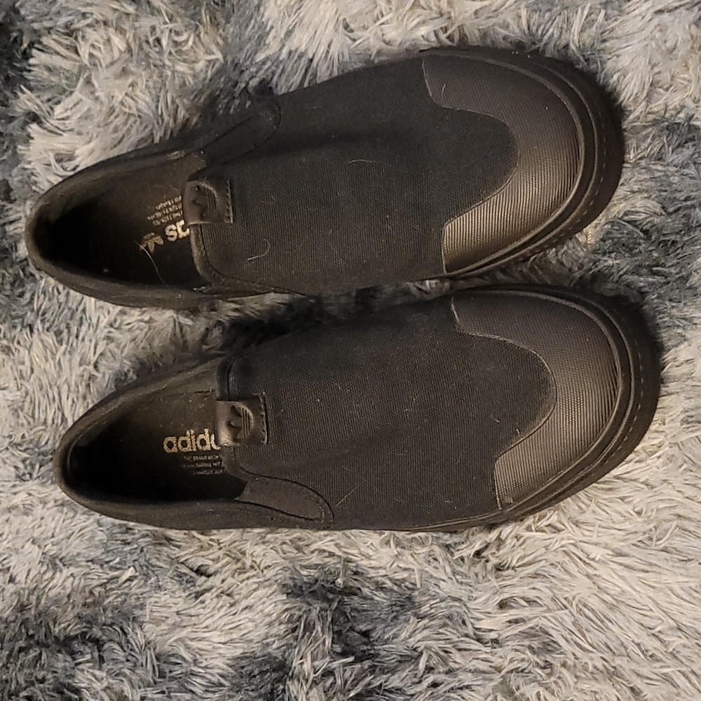 Adidas slip on
